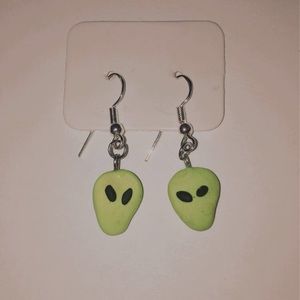 Alien earrings👽💚